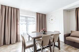 Отель Villa Gor Apartments Буковель Четырехместный номер с балконом-7