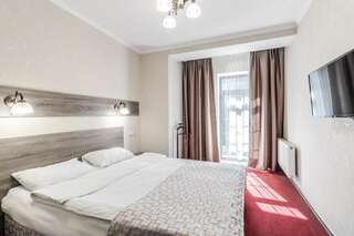 Отель Villa Gor Apartments Буковель Четырехместный номер с балконом-12