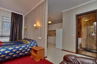 Отель Villa Gor Apartments Буковель Двухместный номер Делюкс с 1 кроватью и дополнительной кроватью-1